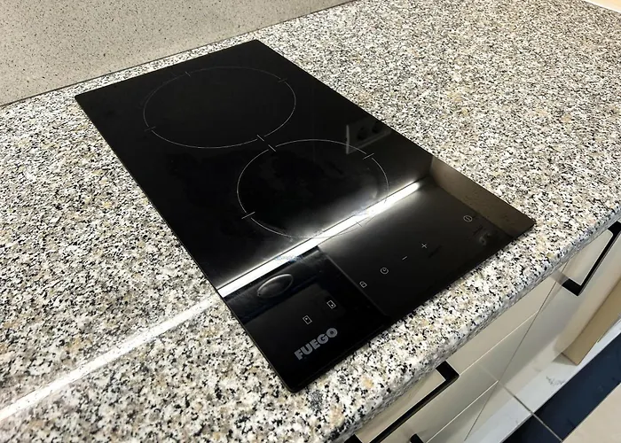 Apartman Sunset Reflection Golem